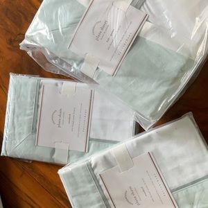 Pottery Barn NIB NEW Queen Duvet cover and 2 Pillow Shams